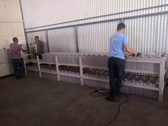 Sistema domestico solare con inverter di potenza per montaggio a terra, montaggio su posto auto coperto sul tetto